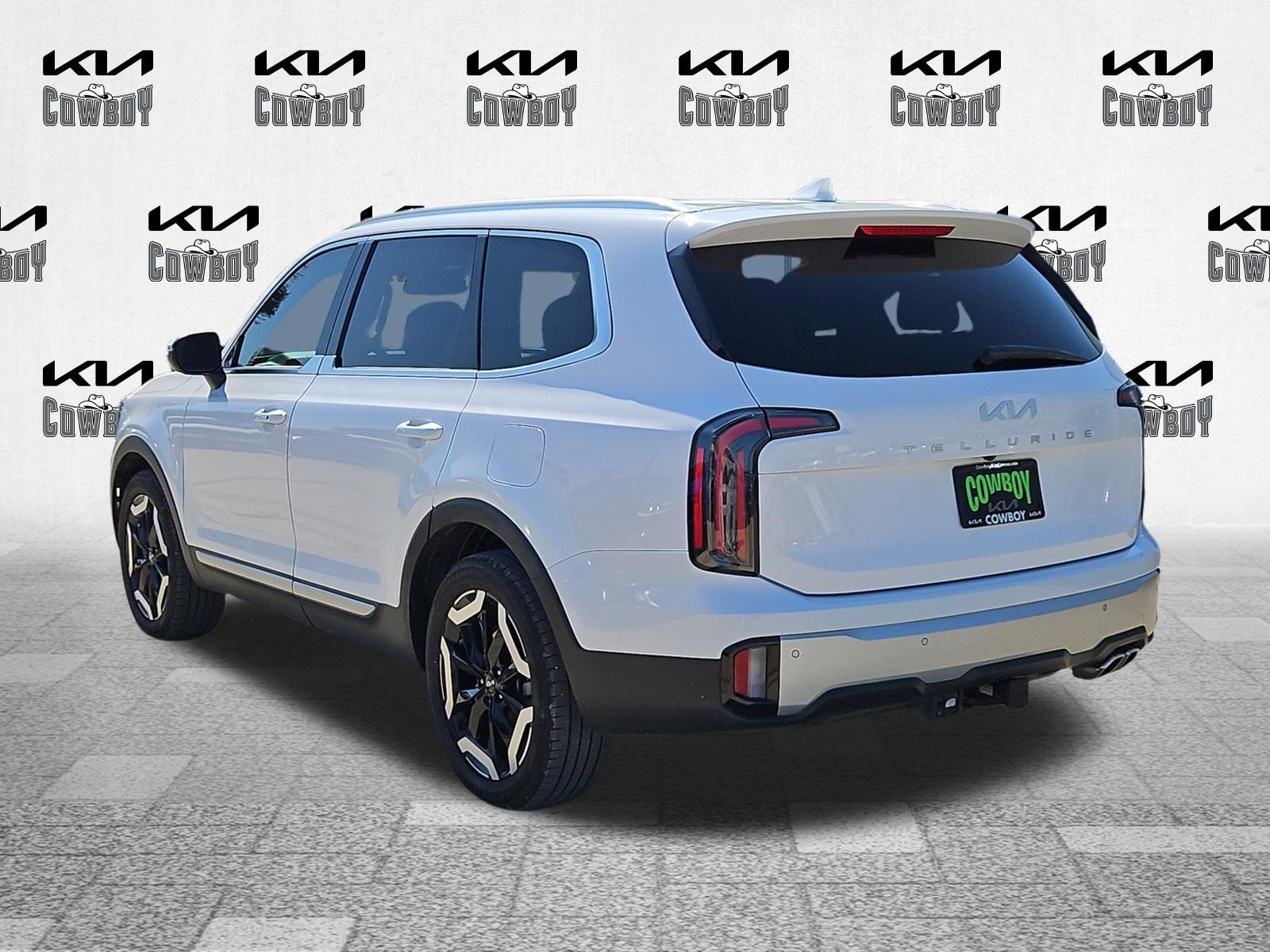 Certified Used 2024 Glacial White Pearl Kia EX image 5