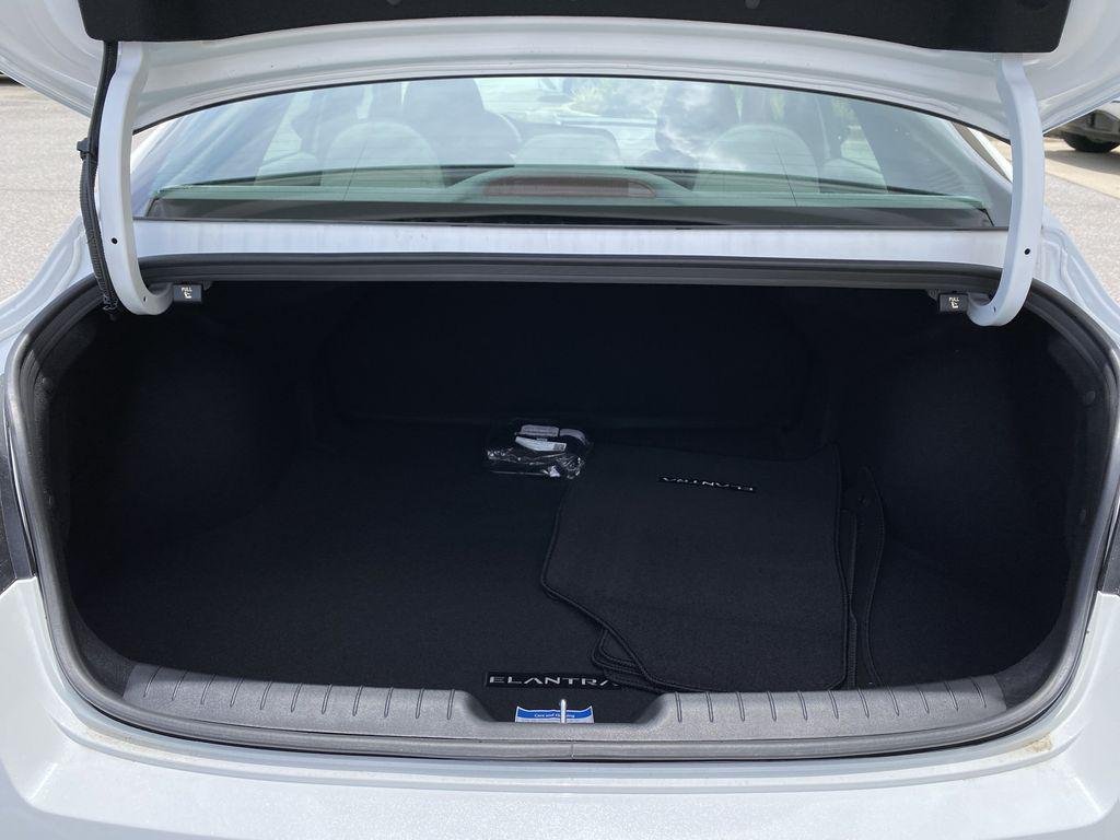 New 2026 Serenity White Pearl Hyundai SEL Sport image 32