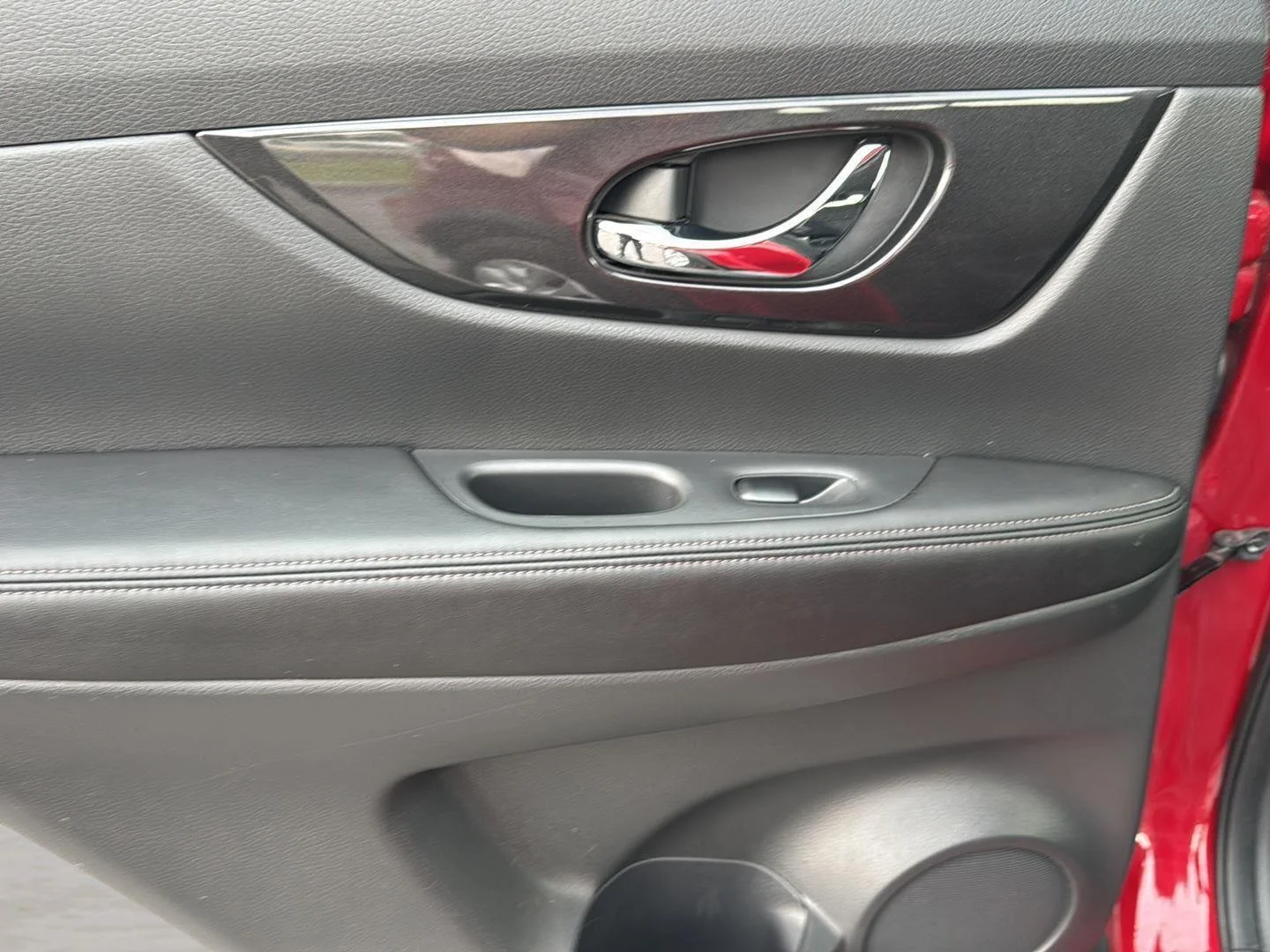 Used 2017 Palatial Ruby Nissan S image 17