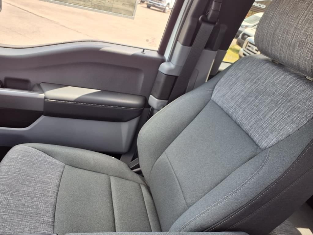 2025 Ford F-350 Super Duty XLT - Photo 24