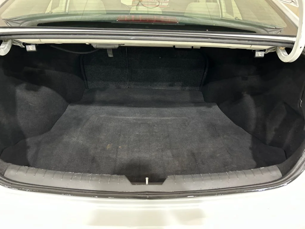 Used 2019 White Hyundai SEL image 17