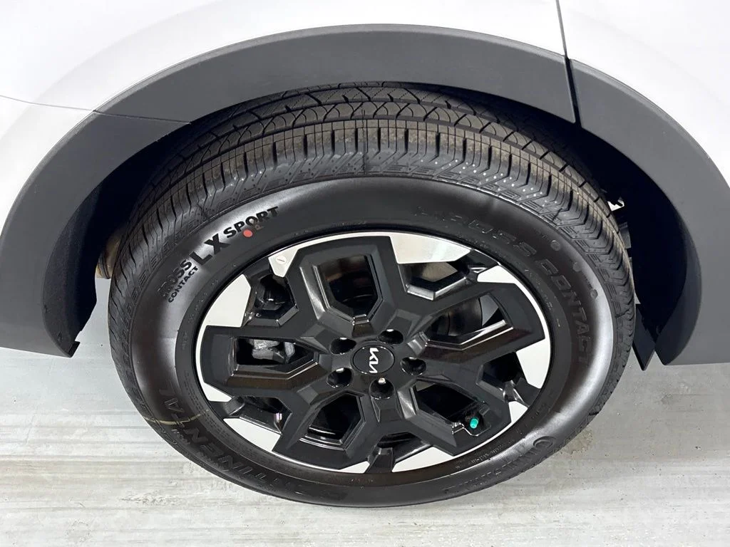 New 2026 White Kia S image 10
