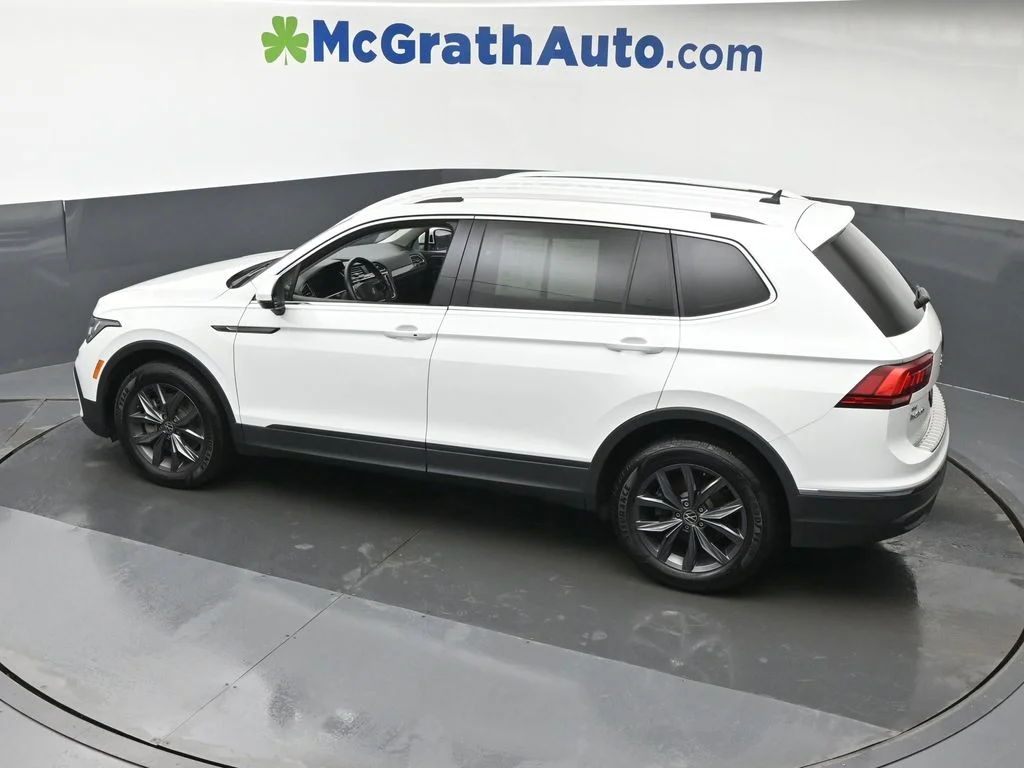 Used 2022 White Volkswagen 2.0T SE image 25