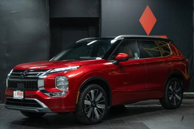 2025 Mitsubishi Outlander SEL 2WD's photo