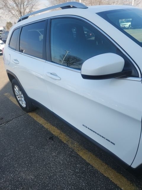 Used 2015 Jeep Cherokee Latitude with VIN 1C4PJMCB2FW661583 for sale in Gurnee, IL