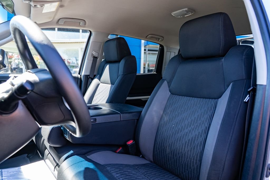 Used 2017 Silver Sky Metallic Toyota SR5 image 23