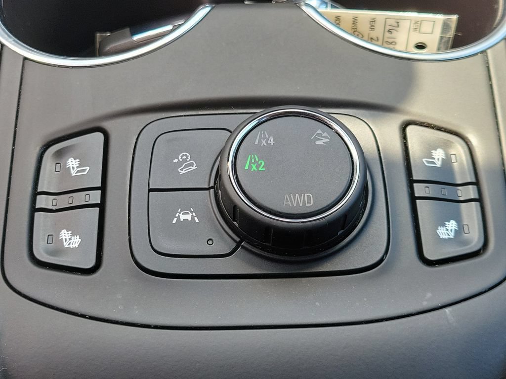 Used 2022 Summit White GMC SLE image 33