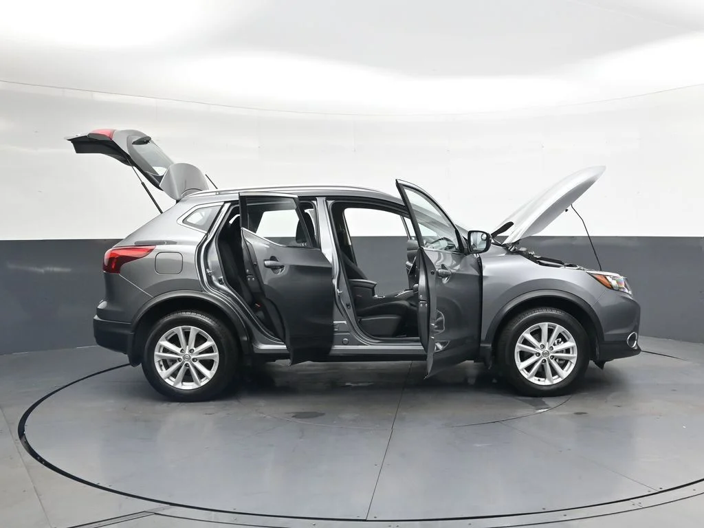 Used 2017 Gray Nissan SV image 45