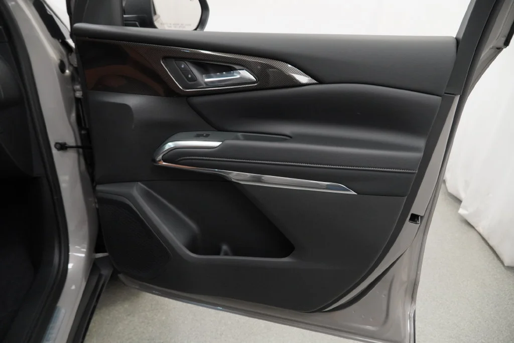 2027 Chevrolet Traverse Z71 - Photo 27