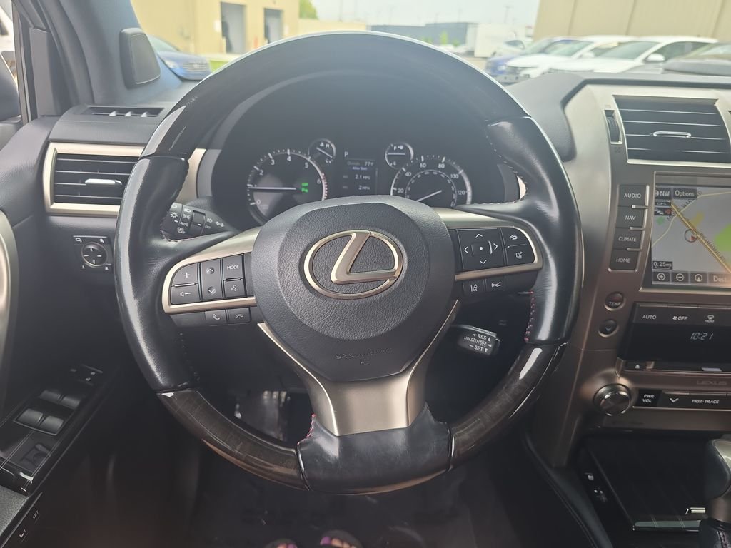 Used 2021 White Lexus 460 image 17