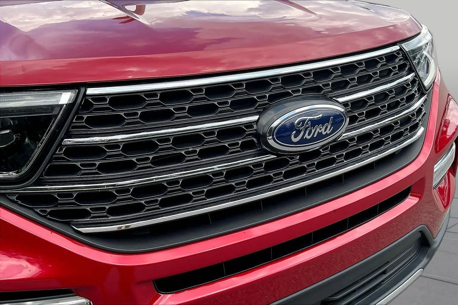 Used 2023 Rapid Red Metallic Tinted Clearcoat Ford XLT image 57