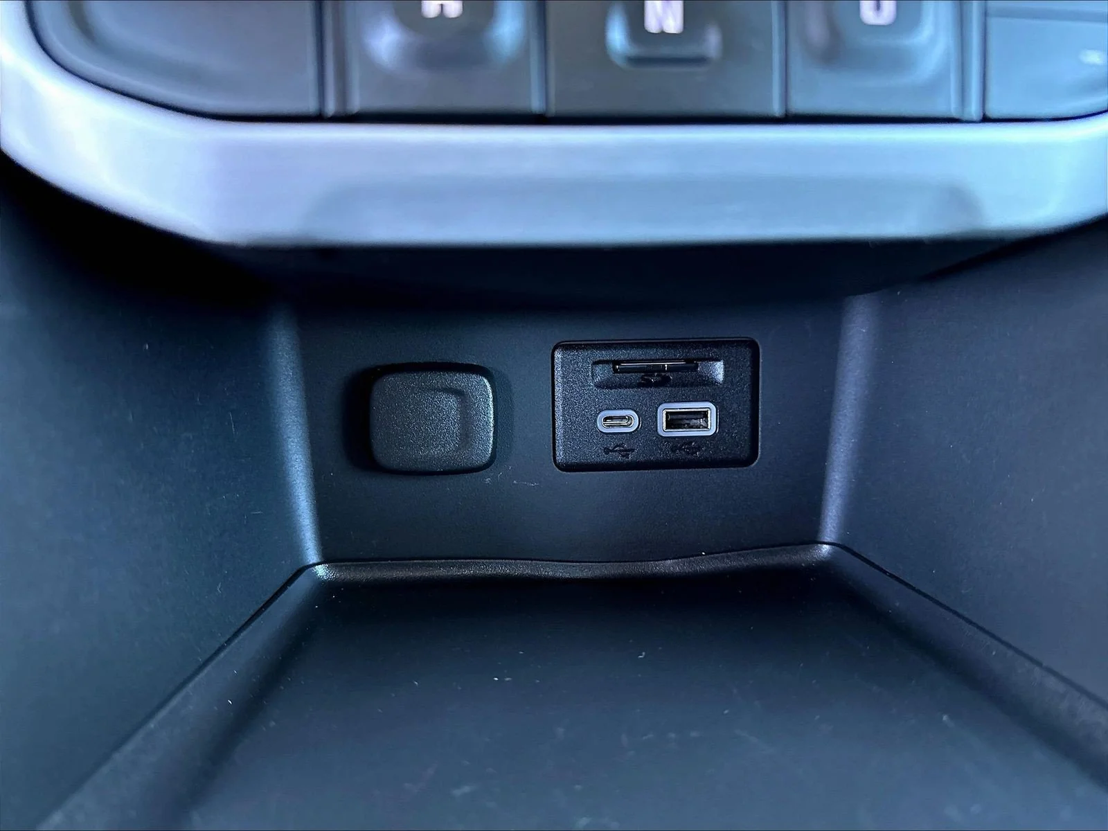Used 2023 Sterling Metallic GMC SLT image 18