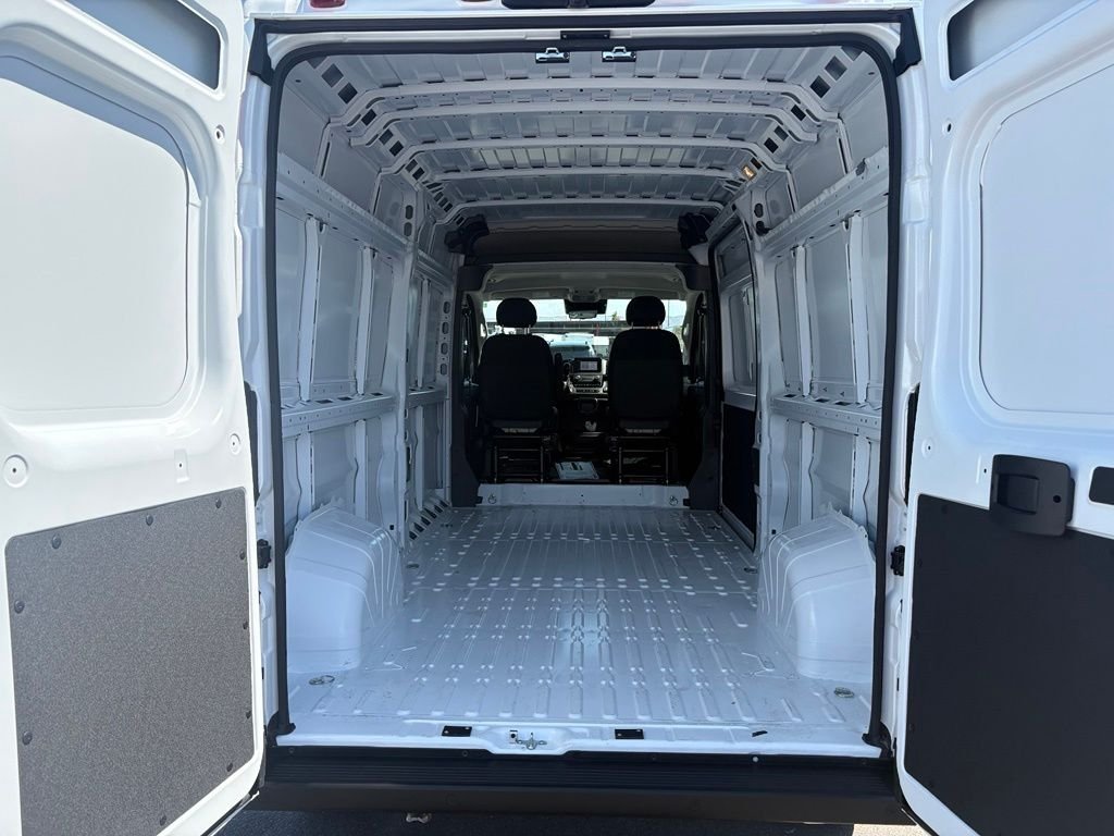 New 2026 Bright White Clear-Coat Exterior Paint RAM High Roof image 29