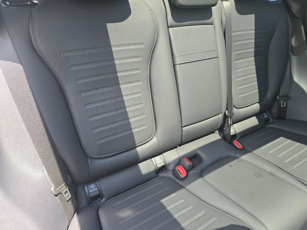 Used 2026 Alpine Grey Mercedes-Benz GLC 300 image 23