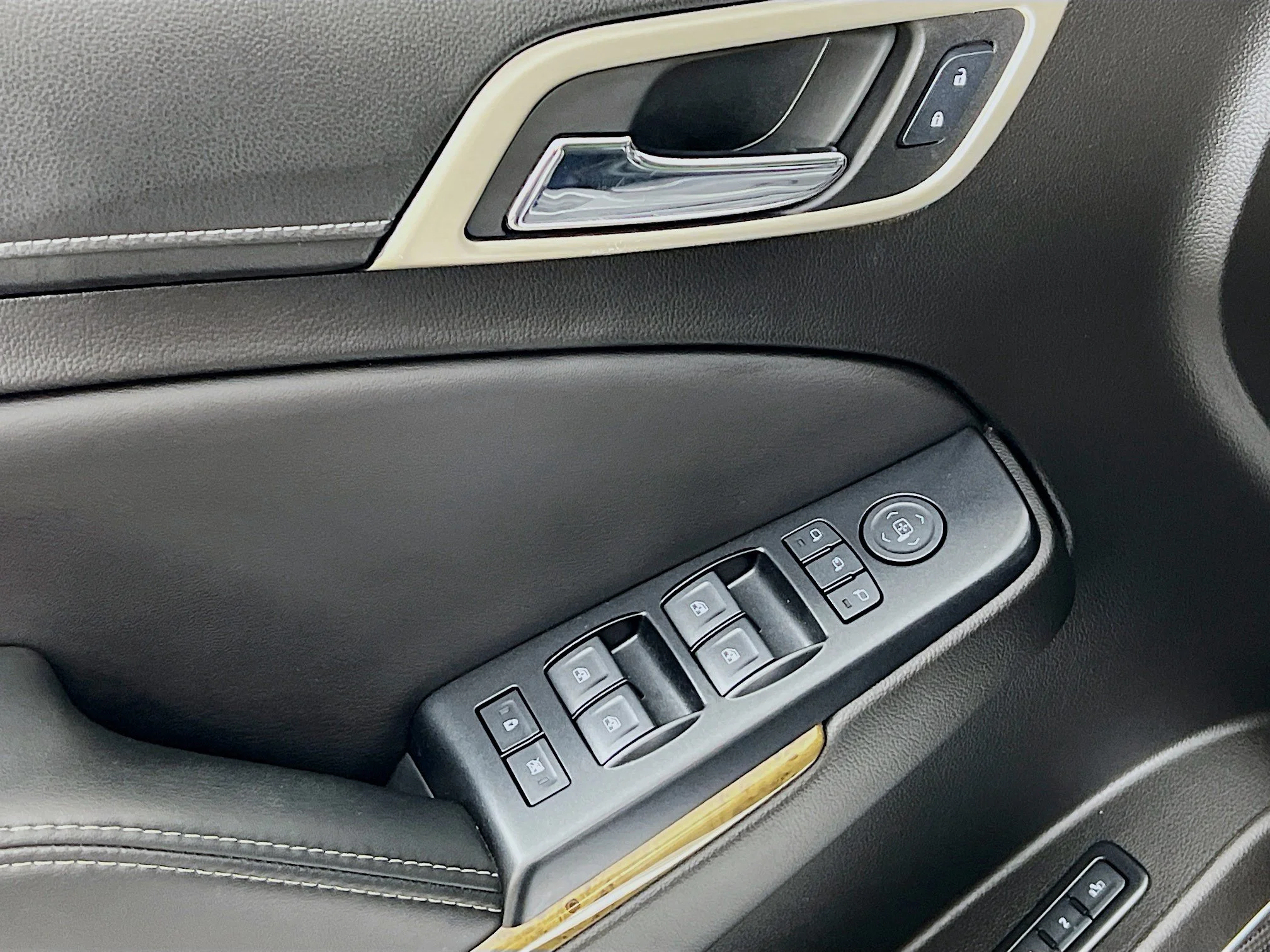 2017 GMC Yukon XL Denali - Photo 9