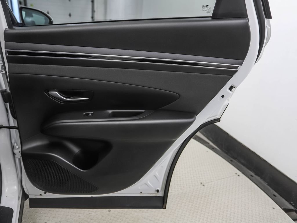 Used 2023 White Pearl Hyundai SEL image 23