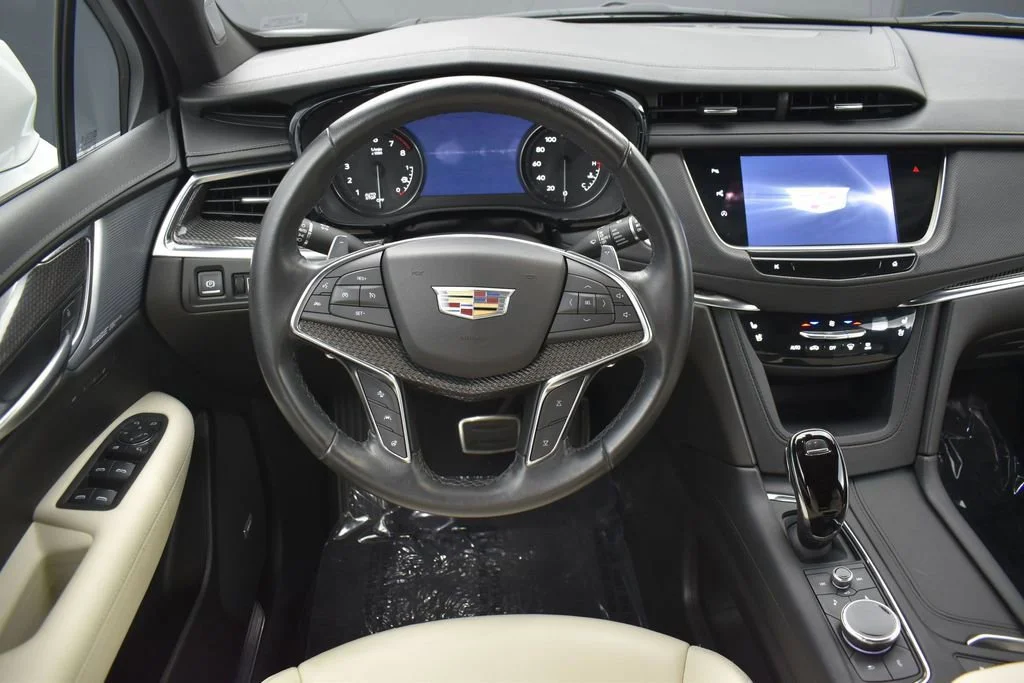 Certified Used 2023 Crystal White Tricoat Cadillac Sport image 13