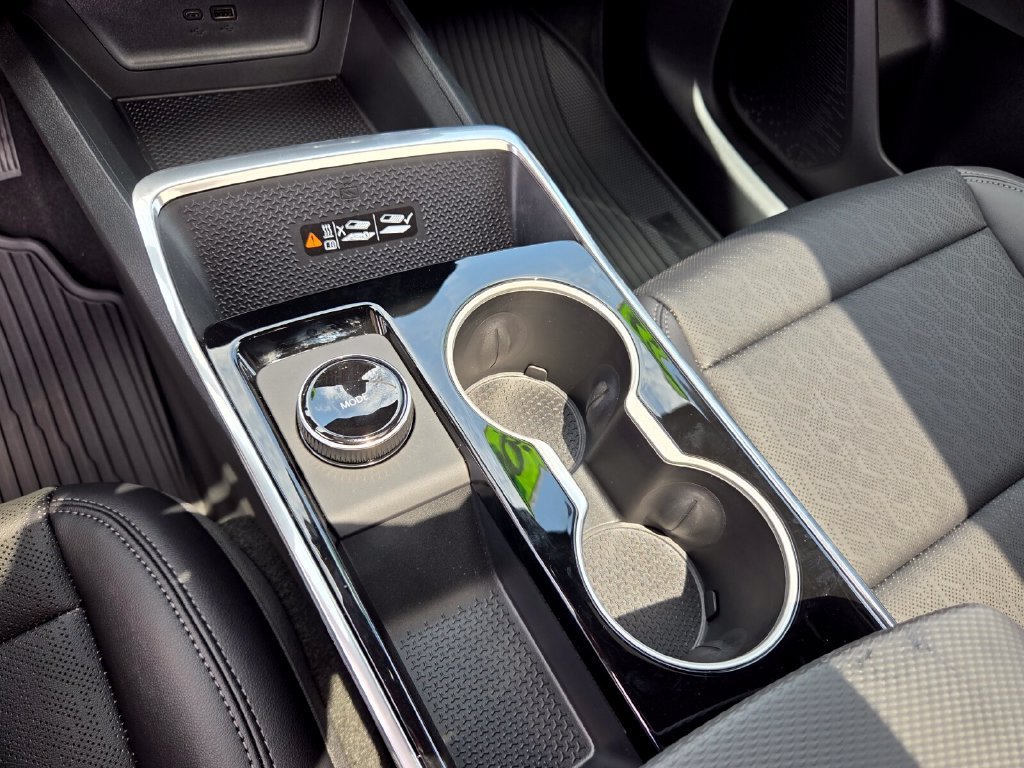 2027 Chevrolet Equinox LT - Photo 25