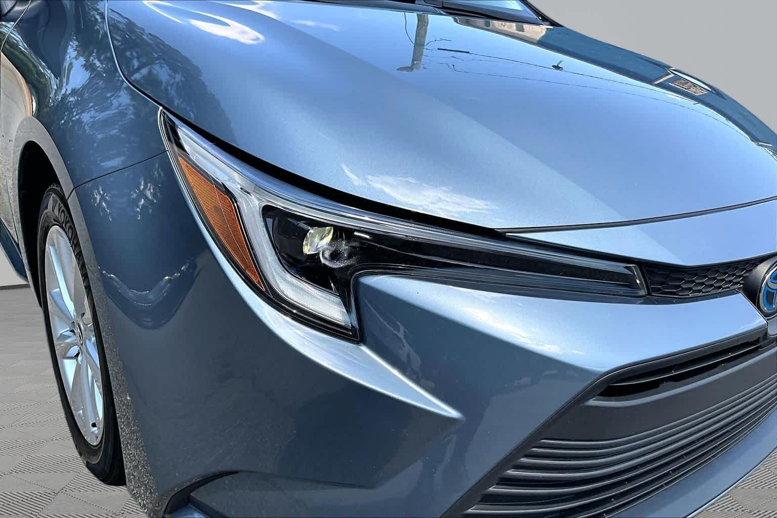 Used 2025 Celestite Toyota Hybrid LE image 27