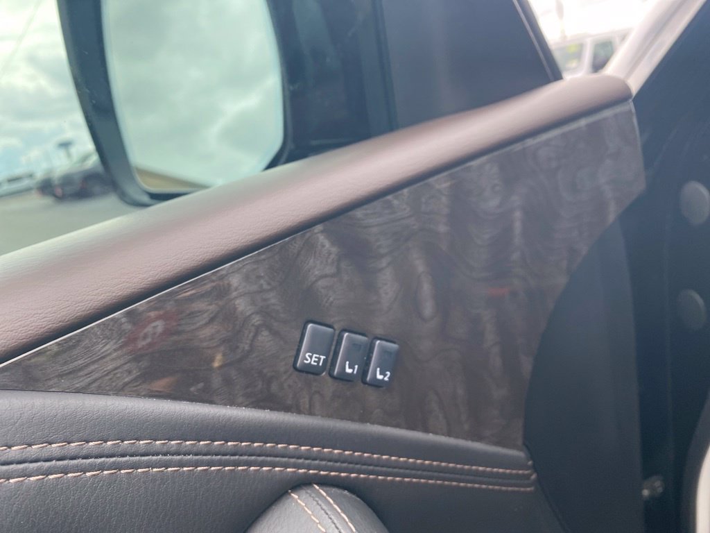 Used 2024 Black Nissan Platinum image 12