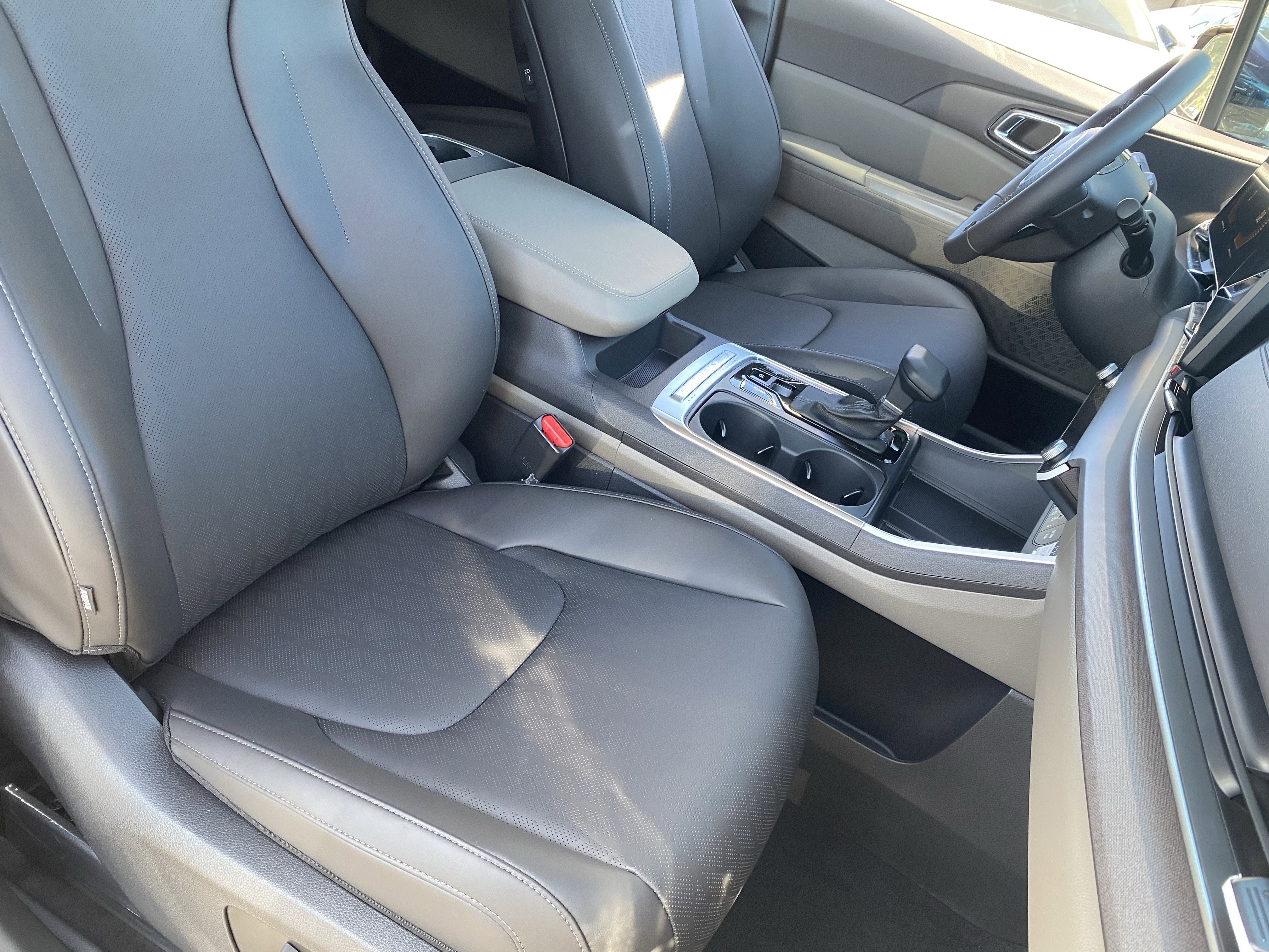 New 2026 Deep Chroma Blue Kia EX image 8