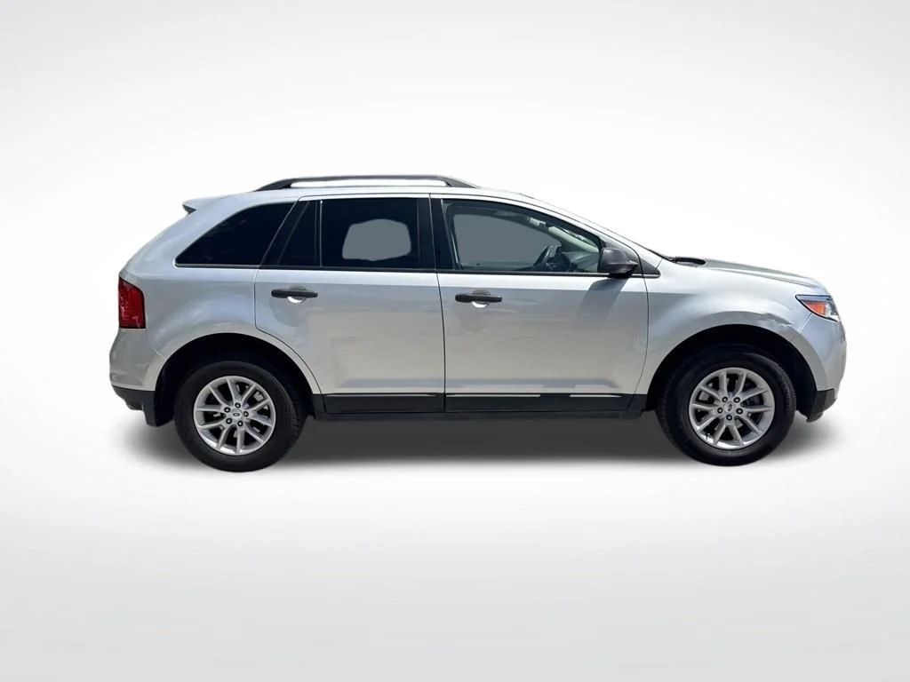 Used 2013 Ingot Silver Ford SE image 4