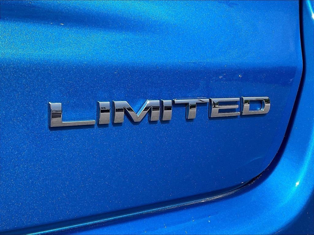 Used 2024 Hydro Blue Pearlcoat Jeep Limited image 26