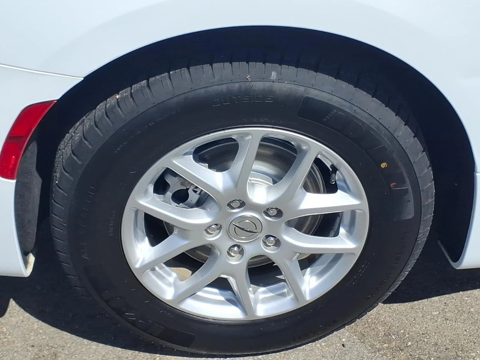 Used 2023 Bright White Clearcoat Chrysler Touring L image 11