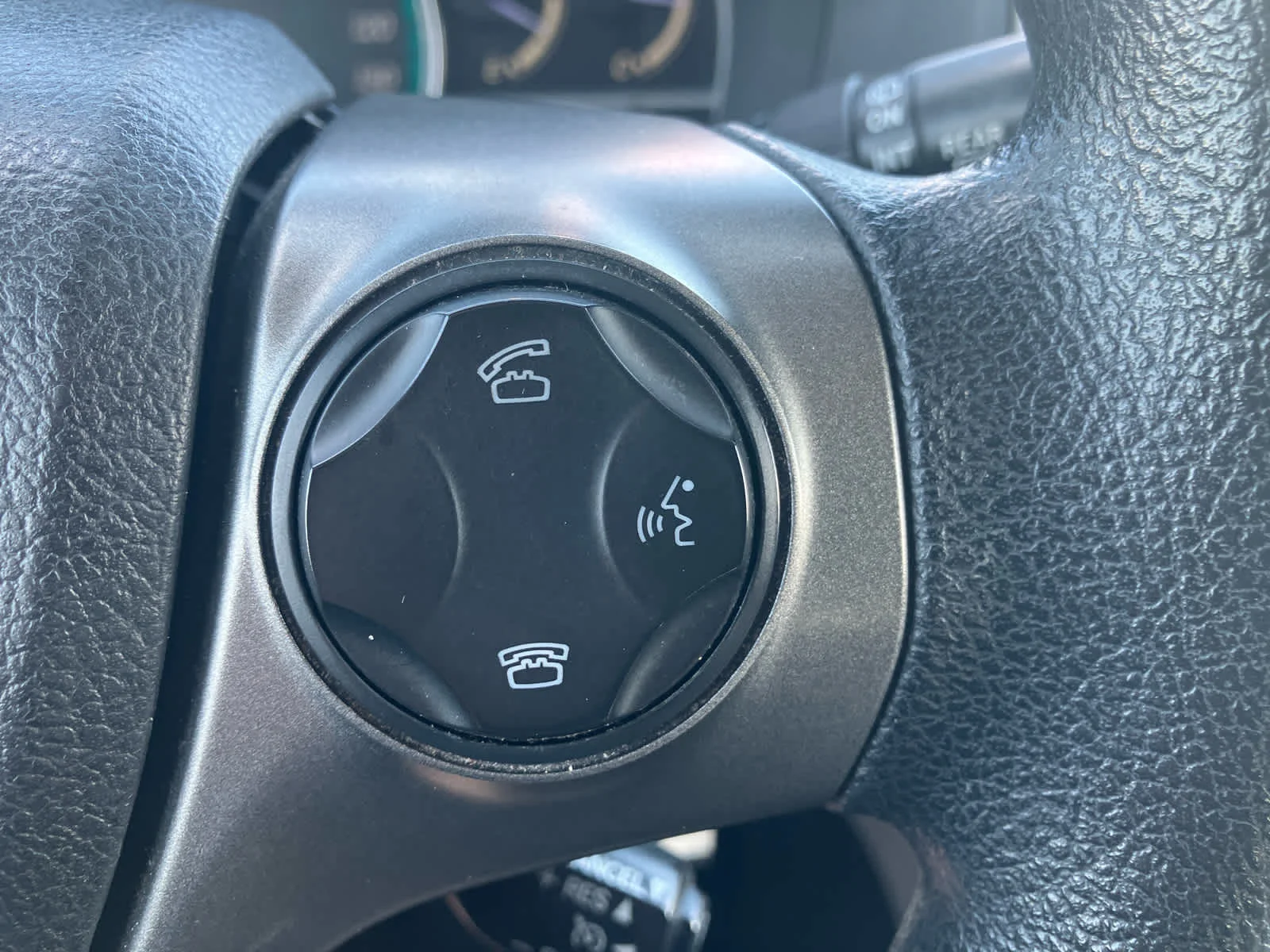 Used 2015 Cosmic Gray Mica Toyota LE image 15