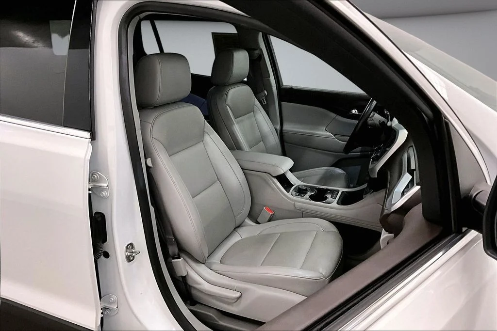 2023 GMC Acadia SLT - Photo 30