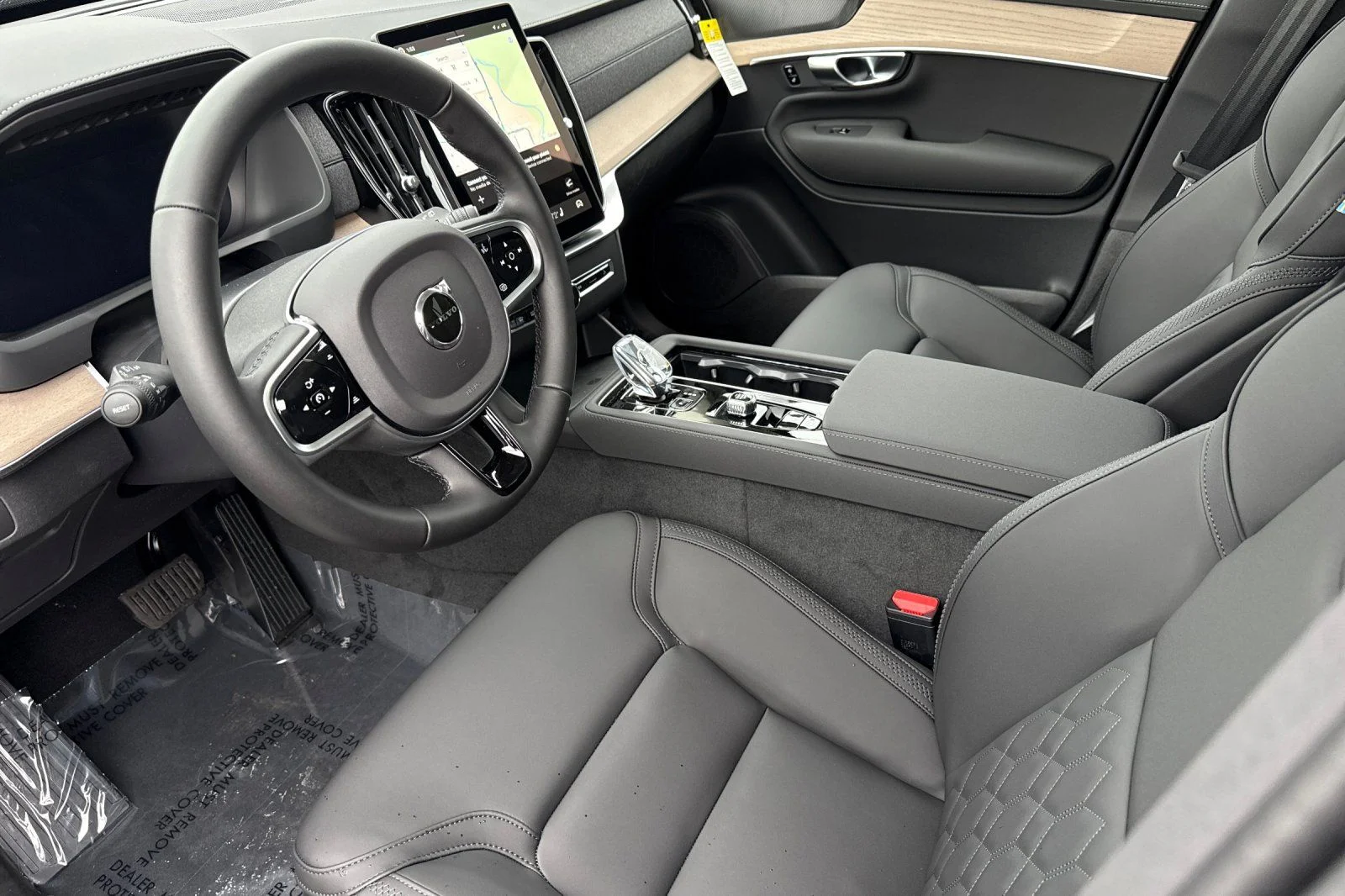 New 2026 Aurora Silver Volvo Plus image 9