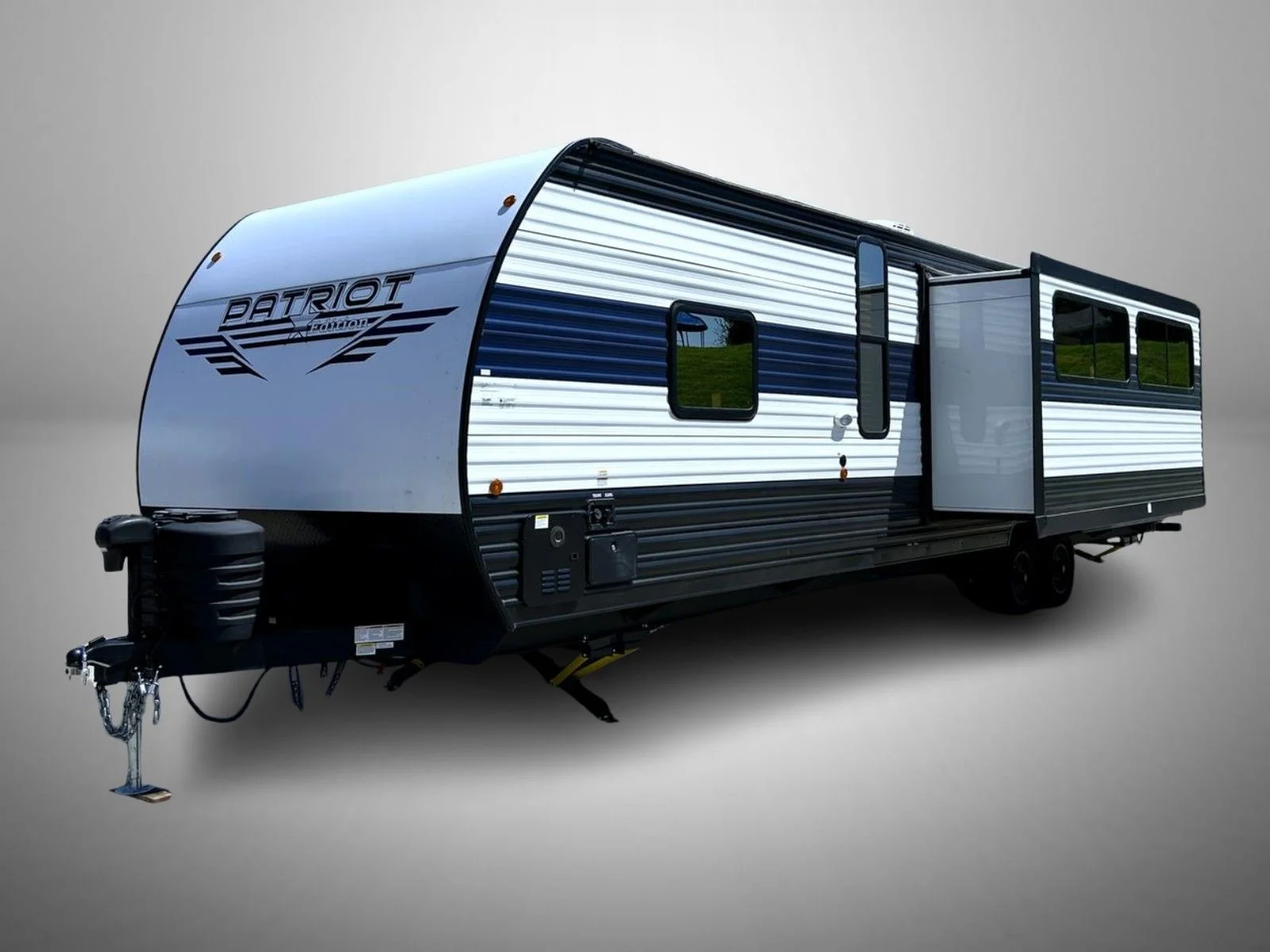 Used 2025 White Forest River Patriot Edition image 1