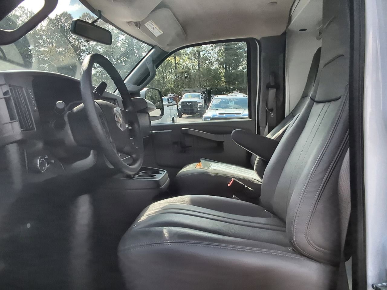 New 2025 Summit White GMC Work Truck image 17