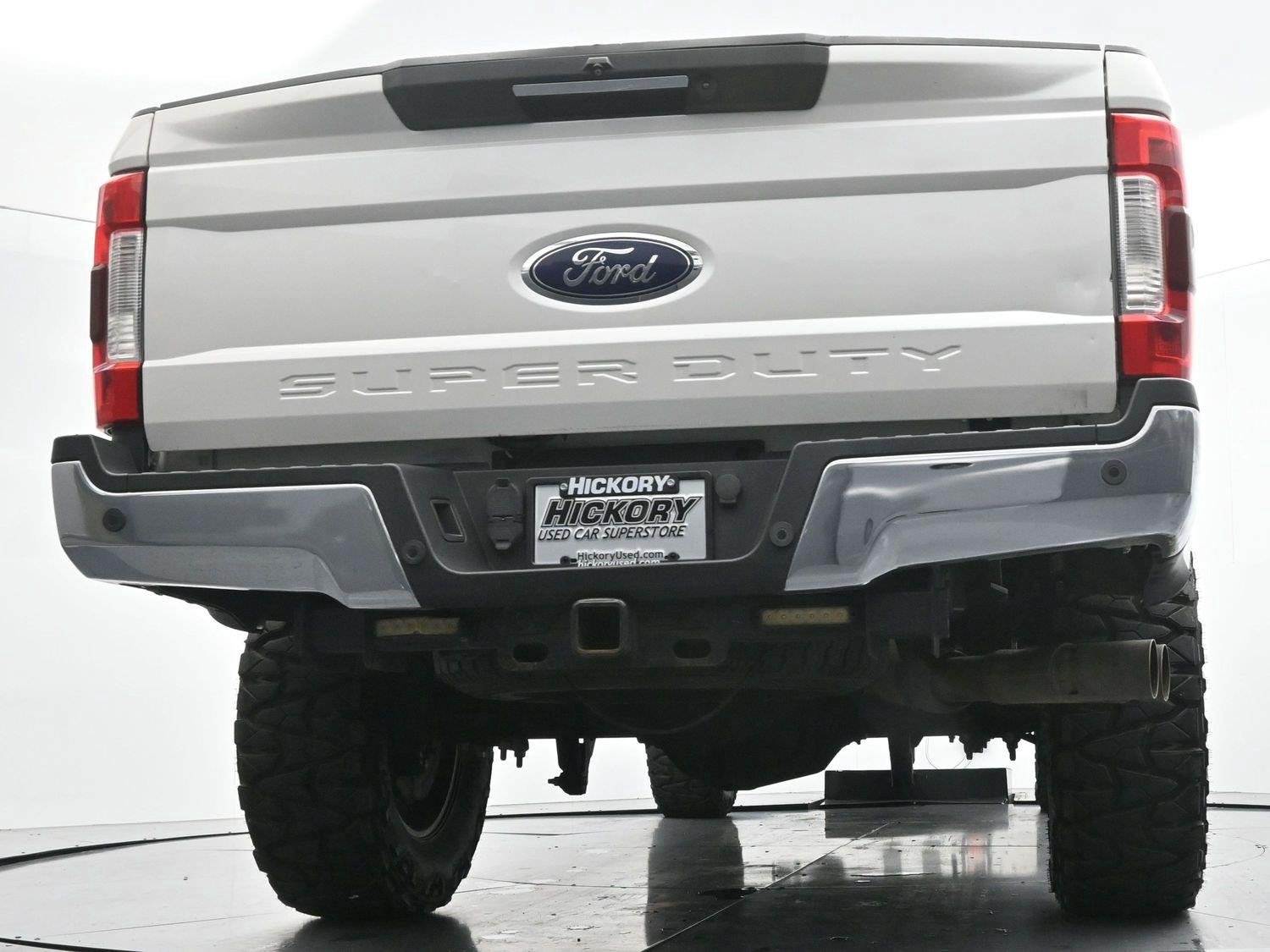 Used 2017 White Platinum Metallic Tri-Coat Ford Lariat image 54