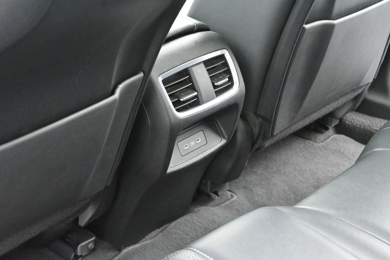 Used 2024 Majestic Black Pearl Acura SH-AWD w/Tech image 32