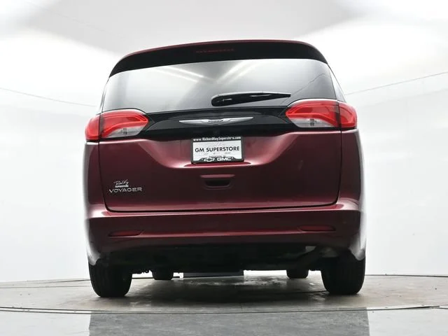 Used 2023 Velvet Red Pearlc Chrysler LX image 28