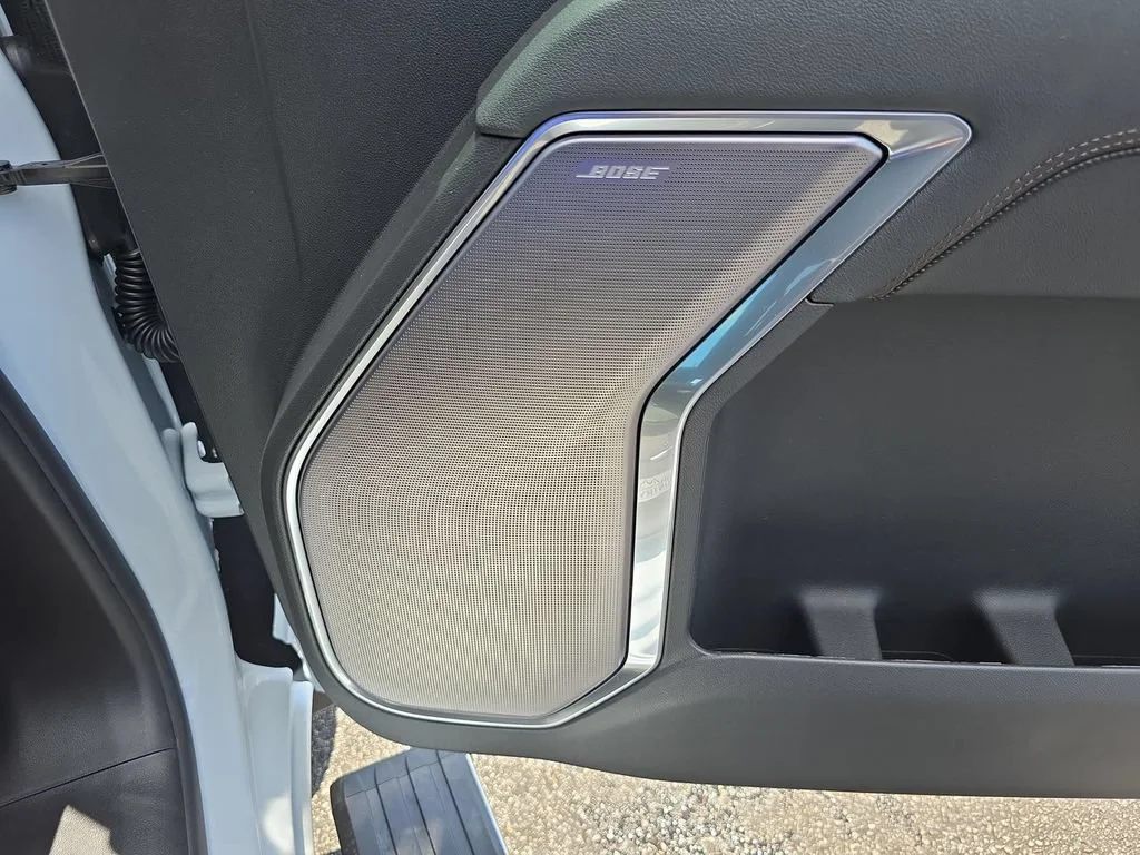 New 2026 Polar White Tricoat Chevrolet High Country image 30