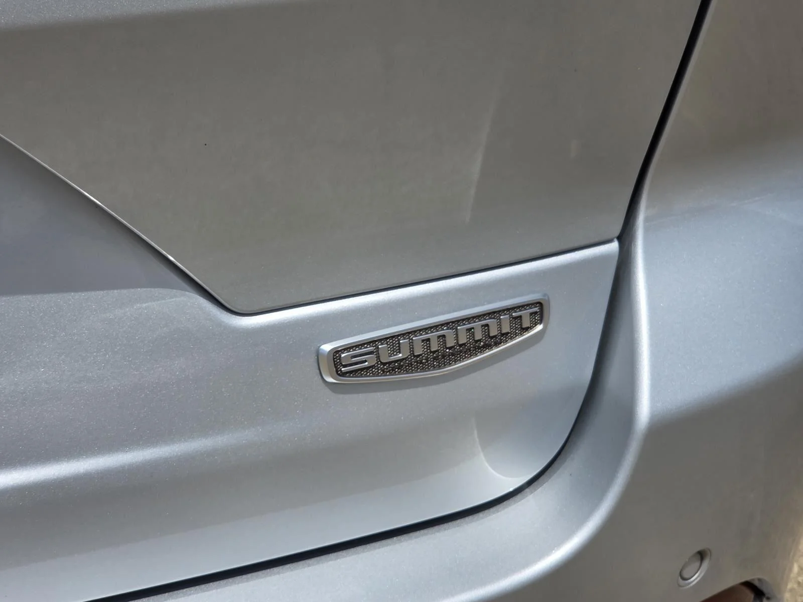 Used 2022 Silver Zynith Jeep Summit Reserve image 10