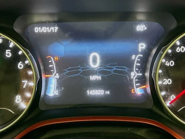 Used 2019 Silver Jeep Trailhawk image 15