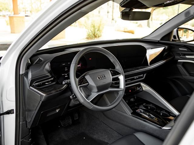 Used 2025 Glacier White Audi  image 16