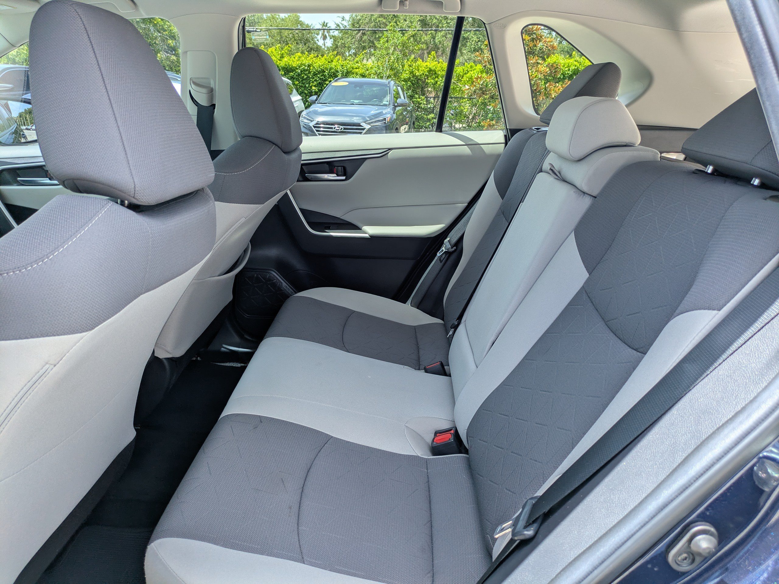 2023 Toyota RAV4 XLE - Photo 13
