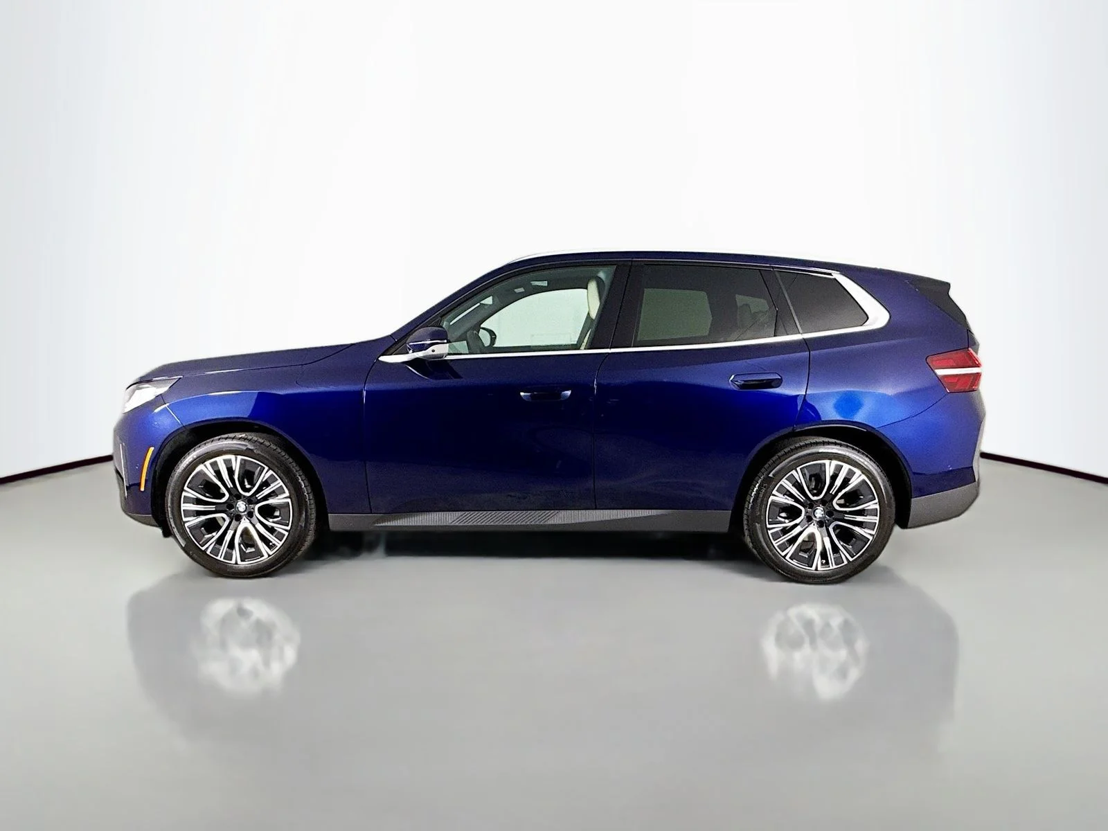 Used 2026 Tanzanite Blue II Metallic BMW 30 xDrive image 4