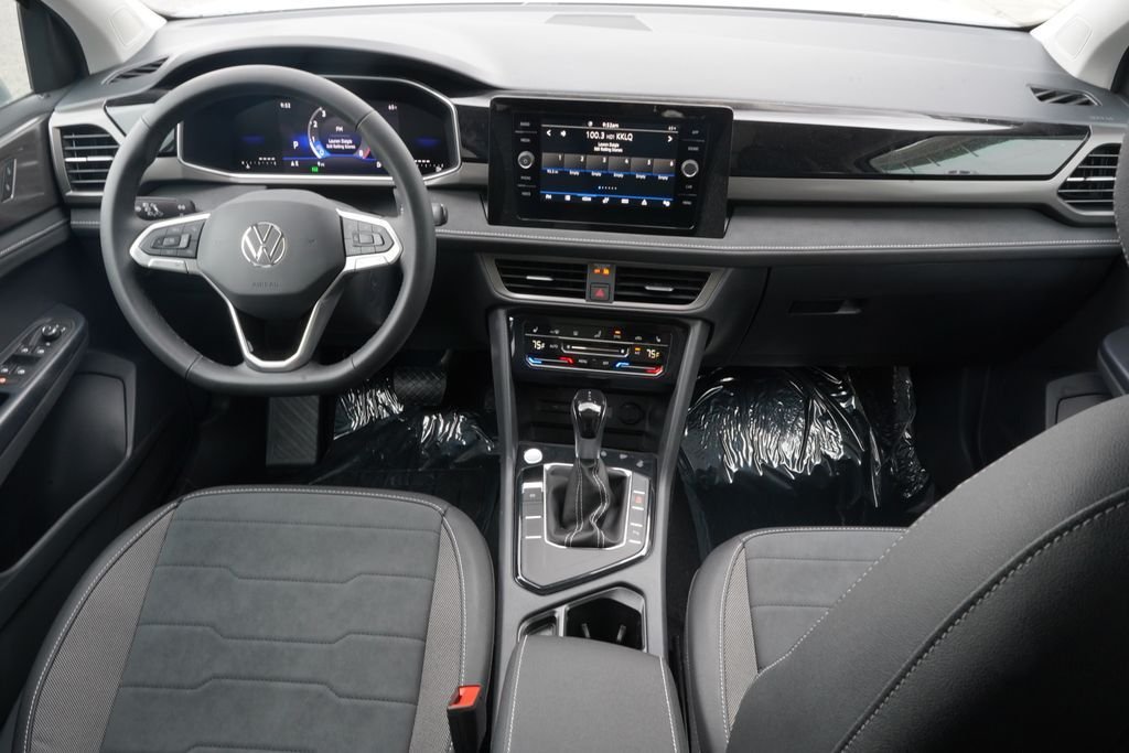 New 2026 Monument Gray W/Deep Black Roof Volkswagen 1.5T SE Black image 8