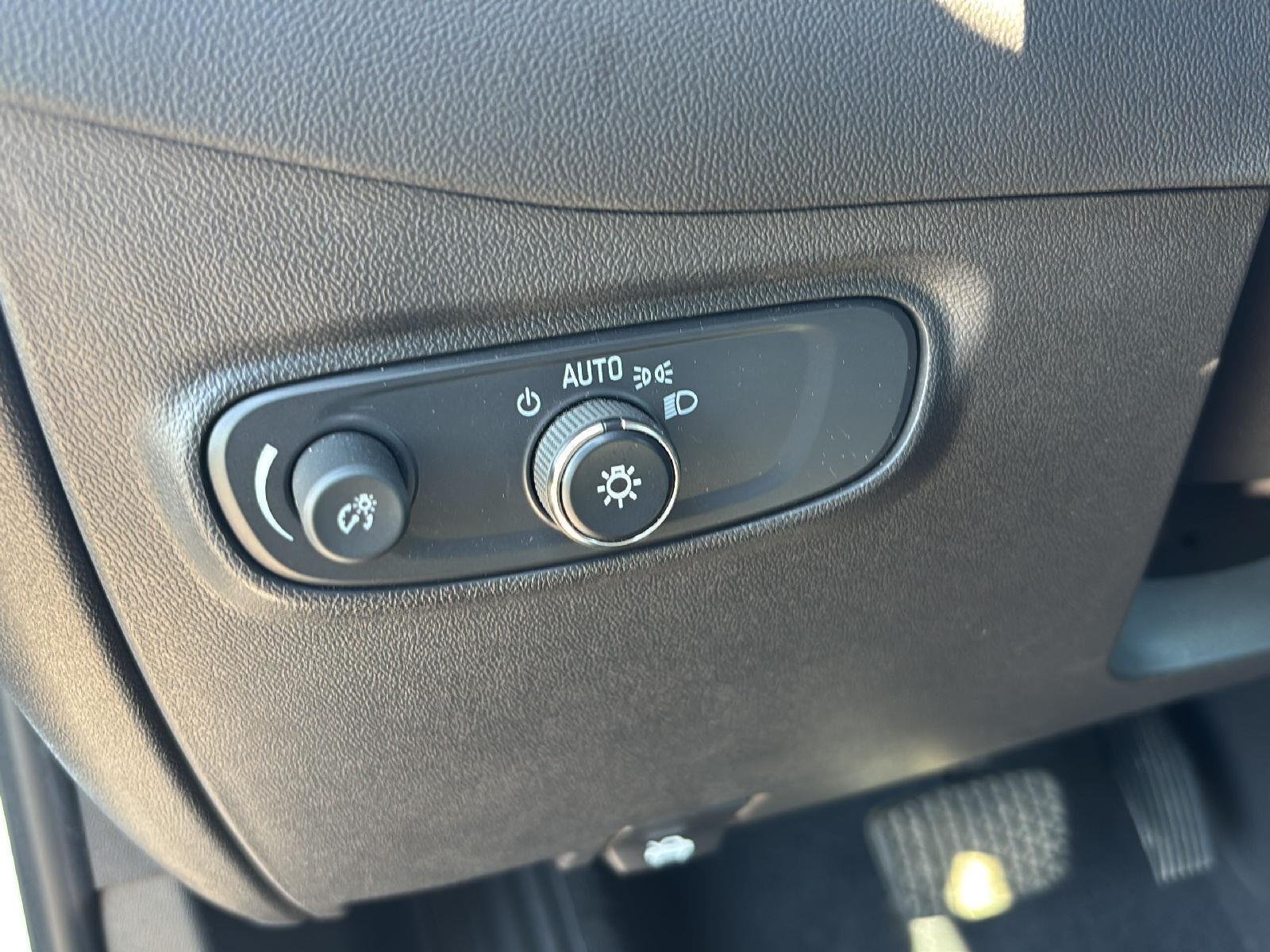 Used 2021 Summit White Chevrolet LS image 18