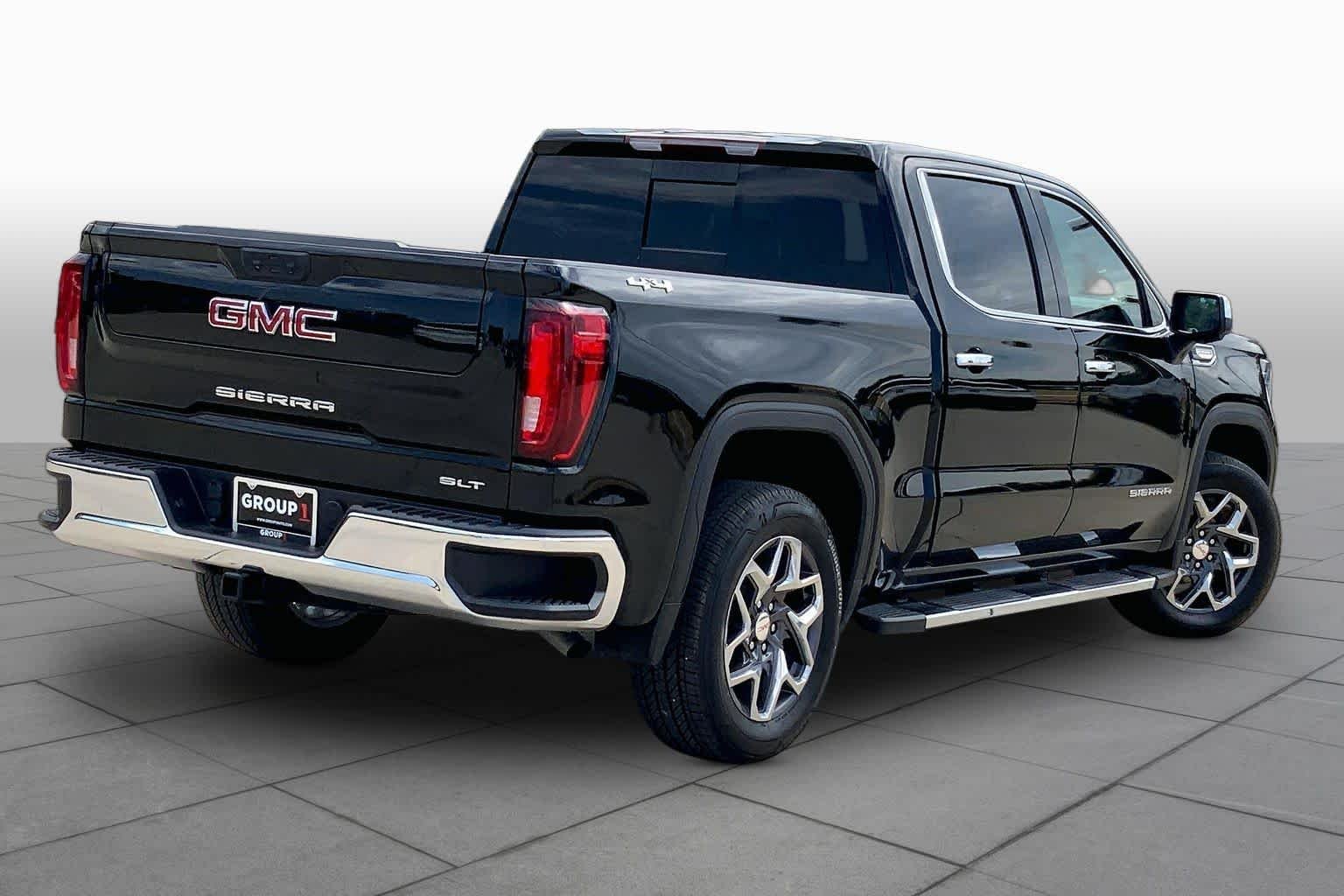 Used 2024 Onyx Black GMC SLT image 12