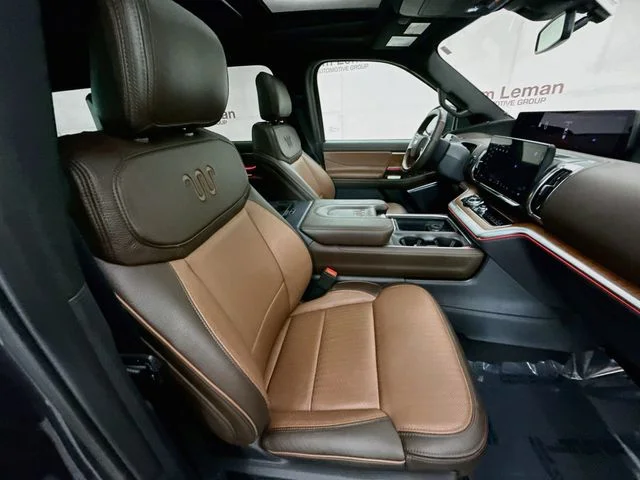 Used 2025 Gray Metallic Ford King Ranch image 31