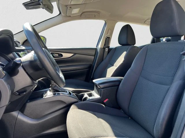 Used 2021 Blue Nissan S image 9