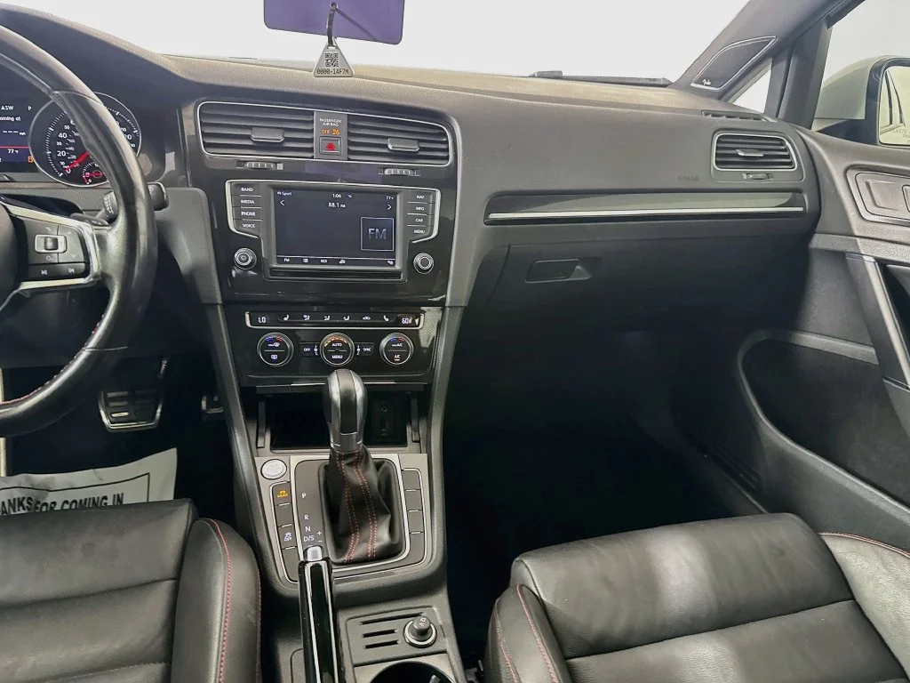 Used 2017 White Volkswagen Autobahn image 29