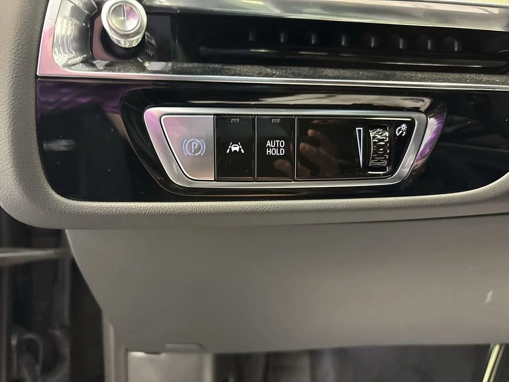 2025 Cadillac LYRIQ Luxury 2 - Photo 25