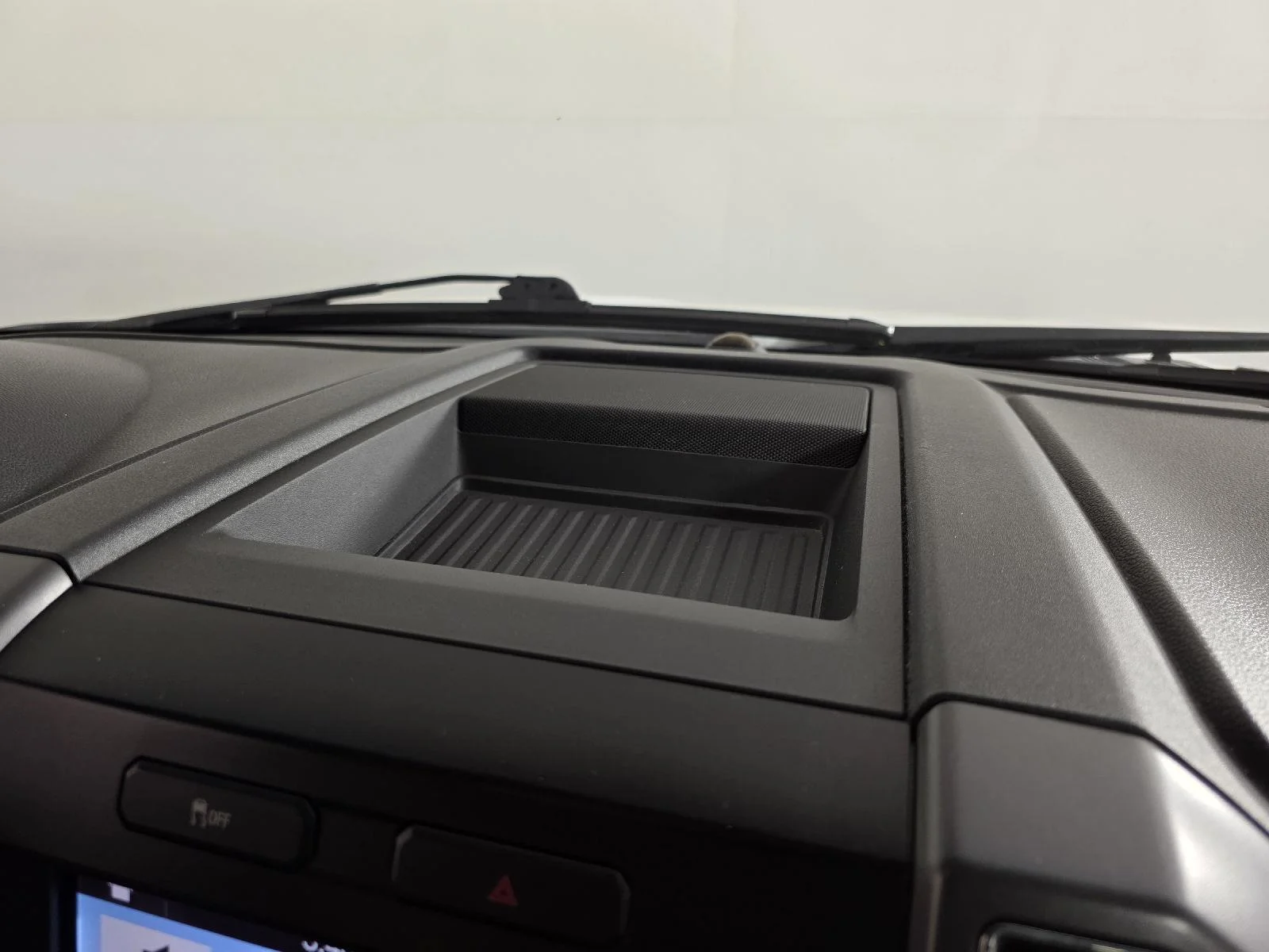 Used 2016 Oxford White Ford XLT image 44